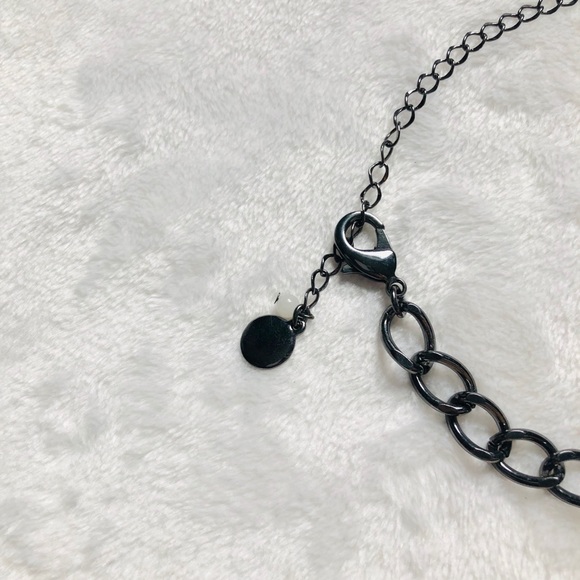 Gorgeous Statement Necklace w/ Matching Earrings - Picture 4 of 5